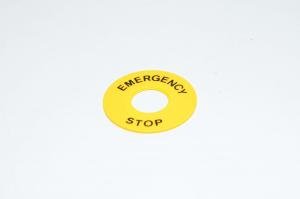 Merkkikilpi, keltainen, 43mm pyöreä, 16mm kytkimelle / merkkilampuille "EMERGENCY STOP"