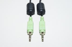 3,5mm stereo plug audio cable with noise supression ferrite 1.7m green *new*