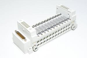 SMC VV5Q11-12FU0-S-Q F-kit D-sub top, sisäiset äänenvaimentimet, 12x venttiiliasemapaikkaa, VQ1000 sarjan magneettiventtiiliryhmän runkoyksikkö