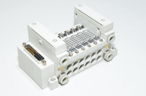 SMC VV5Q11-06FU0-Q F-kit D-sub top, 6x venttiiliasemapaikkaa, VQ1000 sarjan magneettiventtiiliryhmän runkoyksikkö