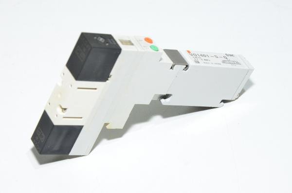 SMC VQ1401-5-Q 5/3 +24VDC soleidiventtiiliasema kumitiivisteellä jossa 3 asentoa (poisto keskiasennossa) VQ1000 sarjan magneettiventtiiliryhmään
