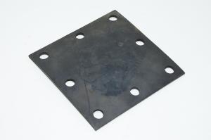 170x170x4mm neliskanttinen kumitiiviste jossa 8x 14.7mm reiät