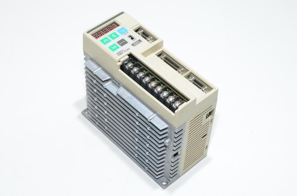 Omron Omnuc FND-X12H AC servo mootor driver with positioning, input 200-240VAC output 3~ 0-200VAC 0-100Hz 4.8A