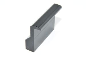 Pallet gripping claw or mountig bracket with 1x M10x1.5 mounting hole, black anodized aluminium
