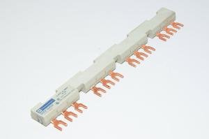 Telemecanique GV2 G454 (GV1 G07) 3-phase busbar with 4x3pins, 54mm pitch