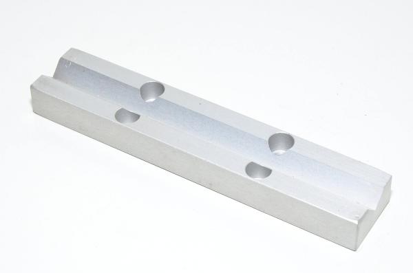 Alumiininen prismapala 150x30x15mm 90 asteen V-uralla