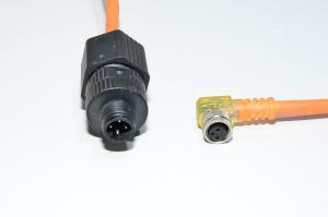 Anturikaapeli IFM E10292 jossa valettu muovinen kulmamallin suojaamaton 3-pin naaras M8 PNP LED + Phoenix Contact SACC-M12MS-4QCON 1681415 4pin uros M12 anturiliittimet