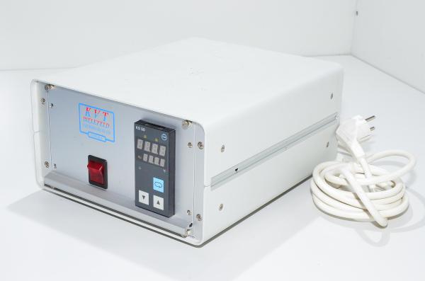 KVT Bielefeld Thermo-Regler Type 01-S jossa PMA KS 50 lämpötilaohjain ja 352-890 ohjaus: 4-40VDC kuorma: 530VAC 45A SCR SSR *pidempi kotelo*