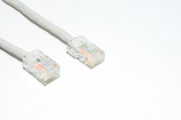 0.7m Suojaamaton CAT5e verkkokaapeli valkoinen (RJ45 - RJ45)