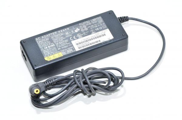 19VDC 3,16A 60W ulostulo, 100-240VAC 1,2-0,6A sisääntulo Fujitsu FMV-AC312 hakkurivirtalähde, 5,5x2,1-2,5mm DC plugi