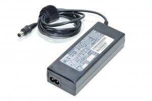 15VDC 5A 75W output, 100-240VAC input Toshiba PA3283U-1ACA switching mode power supply, 6,5x2,5-3mm DC plug with center pin
