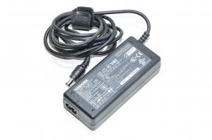 15VDC 4A 60W output, 100-240VAC input Toshiba PA3282U-1ACA switching mode power supply, 6,5x3mm DC plug