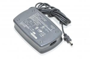 16,5VDC 2,6A 27W ulostulo, 100-240VAC 0,8A sisääntulo Compaq 147679-002 hakkurivirtalähde, 5,5x1,7-2,1mm DC plugi