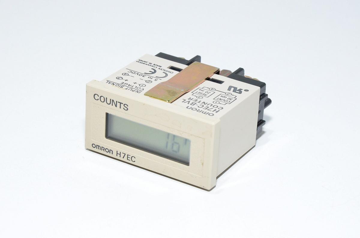 Omron H7ECBVL selfpowered panel mounted digital counter