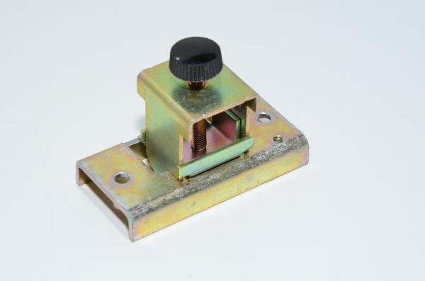 Screw operated steel cable shield clamp / strain relief for 12x24mm cables + 70x35x11mm mounting bracket