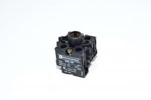 Telemecanique XB2-B sarjan ZB2-XAL.V6 valomoduuli jossa BA9S lampun kanta