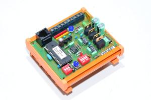 Electromen EM-101 DC-moottoriohjainyksikkö 24VDC 3A 4-quadrant asennettuna Phoenix Contact UMK-SE sarjan DIN-kiskoasennettavaan koteloon