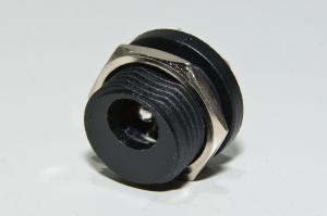 Cliff FC681474 5,5x2,5mm paneeliasennettava DC pistukka (DC jakki) M12x1 RH ulkokierteellä 1A *uusi*