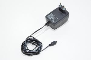 6VDC 0,7A 4.2W ulostulo, 230VAC 0,044A sisääntulo Ericsson BML 162 083 R1A muuntaja virtalähde, erikoisliittimellä