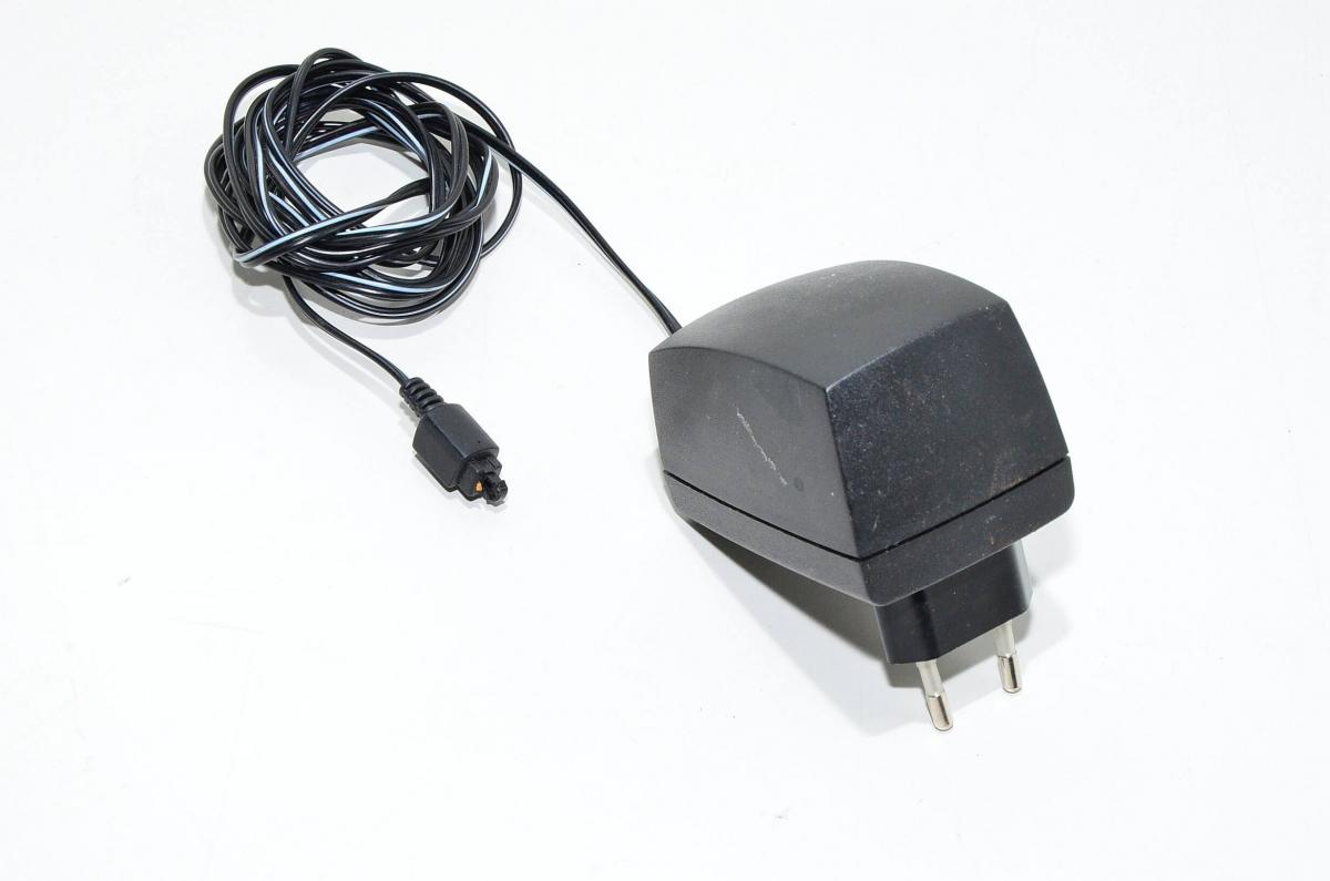 Chargeur Original Sony Ericsson 402 0037-BV - 7.6V 0.6A 2 Pins, Occasion En Excellent état De Fonctionnement