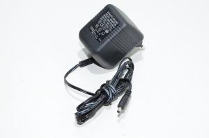7,5VDC 0,8A 6W ulostulo, 230VAC 0,065A sisääntulo Maw Woei MWD-0750800U muuntaja virtalähde, 3,5x1,3mm DC plugi