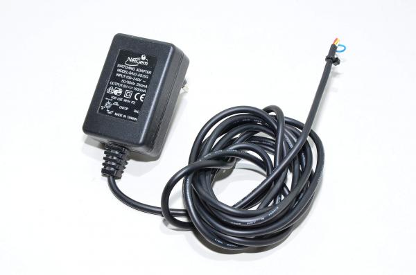 5VDC 1,5A 7.5W output, 100-240VAC 0,25A input NetGem SA10-0515G switching mode power supply, no connector