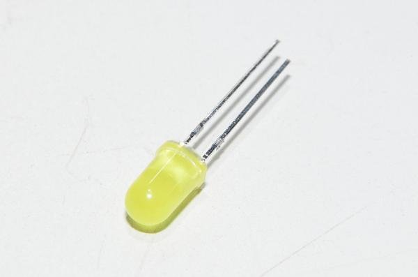 5mm indikaattori LED, keltainen, diffusoitu, 15mm jalat *uusi*
