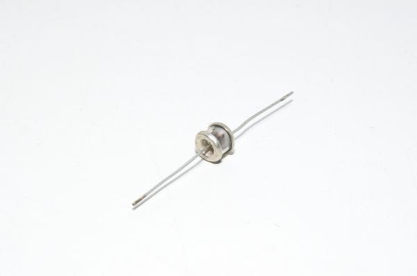 145V aksiaalinen kaasupurkausputki (GDT, gas discharge tube) ylijännitesuoja 28mm johtimilla *uusi*
