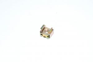 M6x1 RH 13x13mm korimutteri 2,1mm paksulle paneelille *uusi*