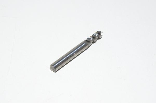 5,5x18x6x50mm-17°/45°-3T 5,5mm, 3-leikkuinen, 6mm varsi, 45° kirteen nousukulma, 17° etukulma,  päällystämätön sintrattu täyskarbidi poraava tappijyrsinterä 50mm kokonaispituudella *uusi*