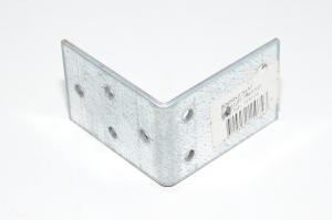 60x60x40x2,4mm teräksinen kulmarauta jossa 9x 5mm reikiä