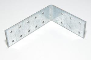 90x120x40x3mm teräksinen kulmarauta jossa 16x 5mm reikiä
