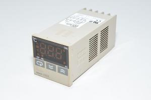 Omron E5CS-R1PX digital temperature controller