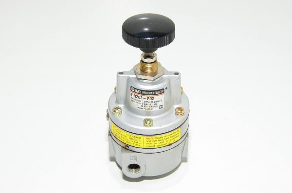 SMC EIR202-F02 (IR2020-F02) tarkkuusregulaattori 0,005-0,7MPa