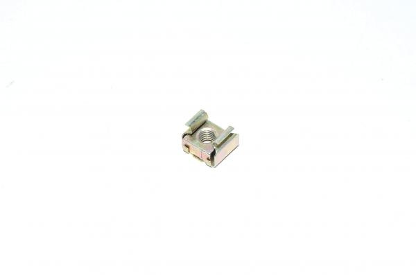 M5x0.8 RH 12x12mm korimutteri 2,1mm paksulle paneelille *uusi*
