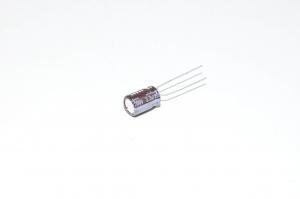 3,3µF 200VDC 105°C >1000h 40/105 Nichicon UPR2D3R3MPH1TA alumiinielektrolyyttikondensaattori, 3,5/5mm johtimilla *uusi*