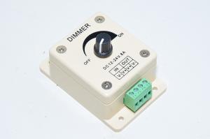 12-24VDC max 8A kierrettävä valkoinen PWM himmennin LED asennuksille 4x 4mm asennusreijillä ja pikariviliittimellä  *uusi*