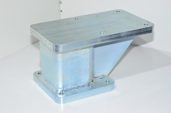 Teräsständi korkeus 221mm 231x231x25mm + 231x390x25mm päädyt 4x M16 + 6x 17mm + 5x M8