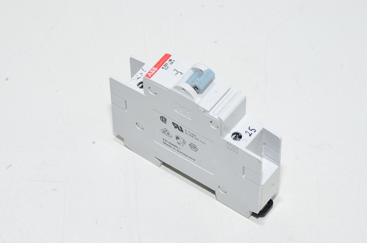 ABB E221-4 16A 250VAC 3-asentoinen DIN-kiskoasennettava kytkin 1x ...