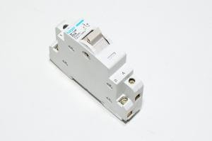 Hager SF 119F 556998 25A 250VAC 3-position DIN-rail mountable switch with 1x SPDT contacts