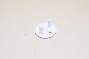 Dreambaby G899 keyed outlet plug for covering up electrical sockets *new*