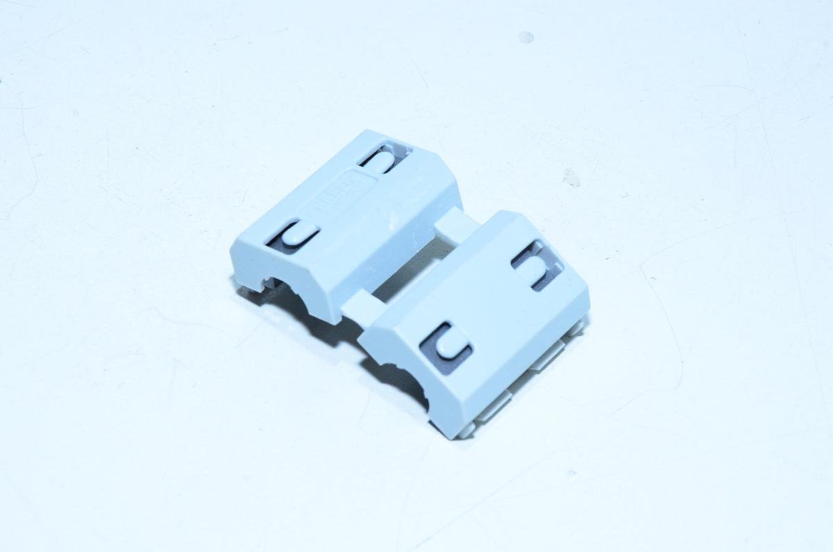 Feelux BNF18 21x21x31mm ferrite for max 9mm cable snapon type *new*