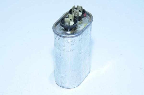 General Electric 26F1650 2,5µF/370VAC 35x55x85mm moottorin käyntikondensaattori 4x 6,3x0,8mm lattaliittimillä