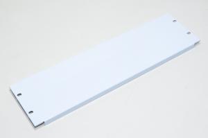 19" 3U 484x132,2x1mm valkoinen teräksinen laiteräkkiasennettava peitelevy 4x 10x6,8mm ovaaleilla reijillä