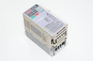 Yaskawa V1000 CIMR-VCBA0003BAA kompakti vektoriohjattu moottoriohjain, sisääntulo 200-240VAC 7,3A ulostulo 3~ 0-240VAC 3,3A 0-400Hz 750W *uusi*