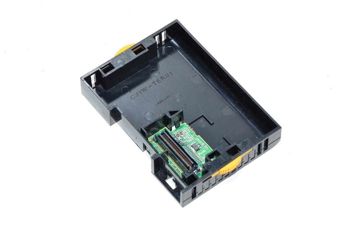1PCS Omron PLC module CJ1W-ID211 In good condition