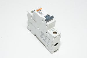 63A 1-vaihe C-tyypin automaattisulake / johdonsuojakatkaisija Merlin Gerin multi9 C60N C63 230VAC / 400VAC