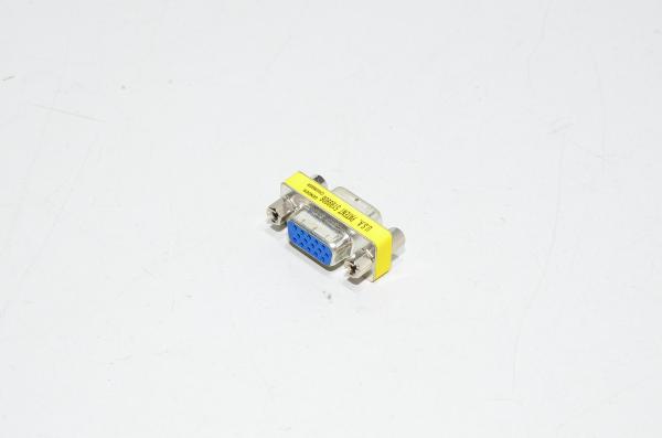 VGA napaisuuden vaihtaja D-Sub 15-pin (HD-15F) (Naaras / Naaras) 