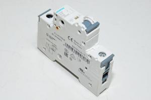 16A 1-vaihe C-tyypin automaattisulake / johdonsuojakatkaisija Siemens 5SY61 C16 230VAC / 400VAC, harmaa vipu