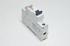 16A 1-vaihe C-tyypin automaattisulake / johdonsuojakatkaisija Merlin Gerin multi9 C60N C16 230VAC / 400VAC